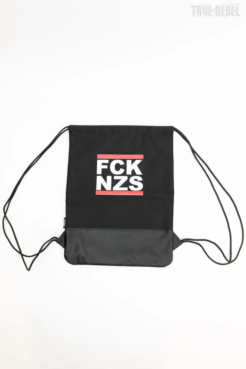 Schwarzer Turnbeutel FCK NZS Gymbag 2.0 mit klassischem FCK NZS-Logo von True Rebel