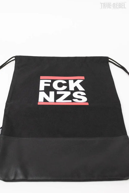 Schwarzer Turnbeutel FCK NZS Gymbag 2.0 mit klassischem FCK NZS-Logo von True Rebel