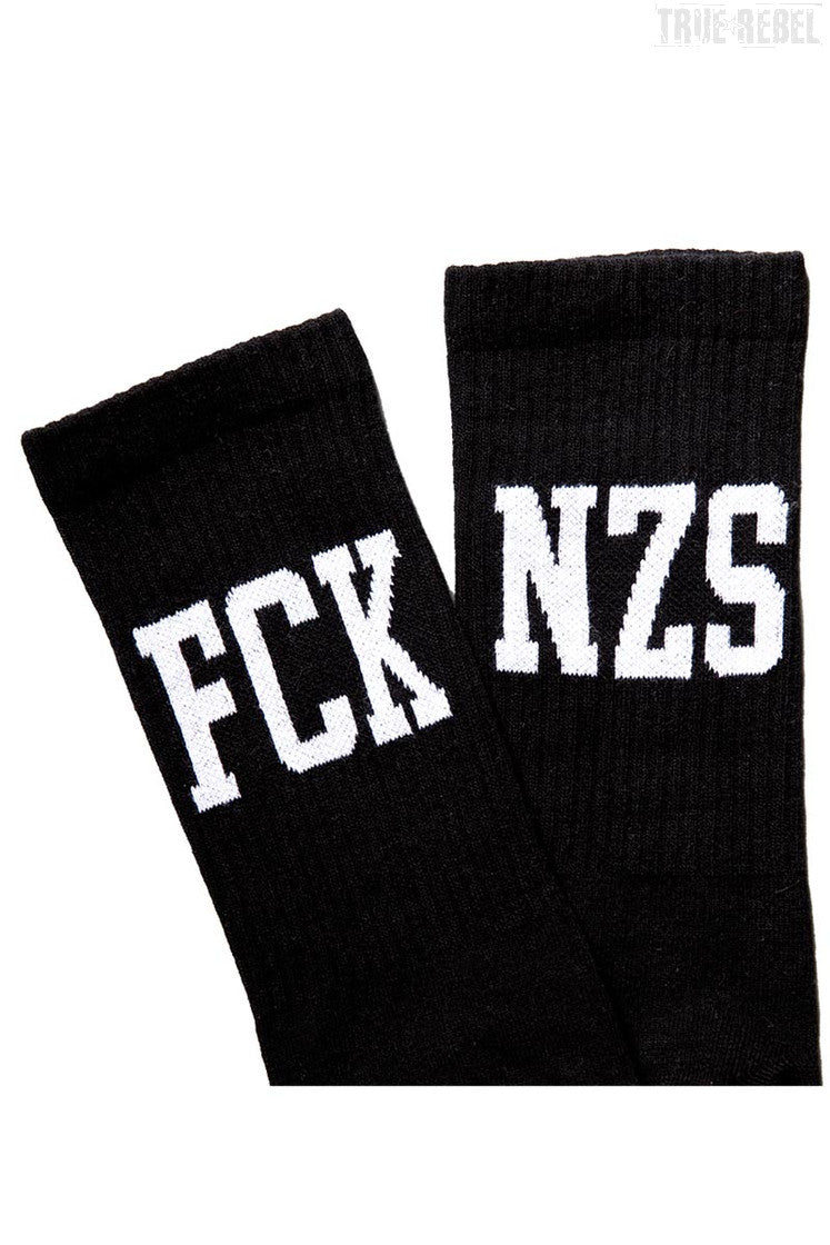 Schwarze Socks FCK NZS Black mit FCK NZS Schriftzug von True Rebel