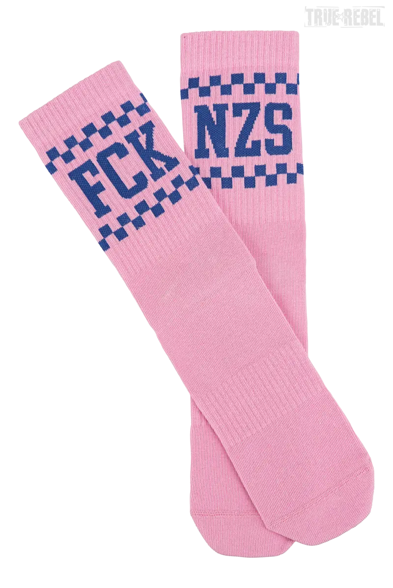 Pinke Socken True Rebel Socks FCK NZS Checkerboard Pink mit blau-kariertem Muster