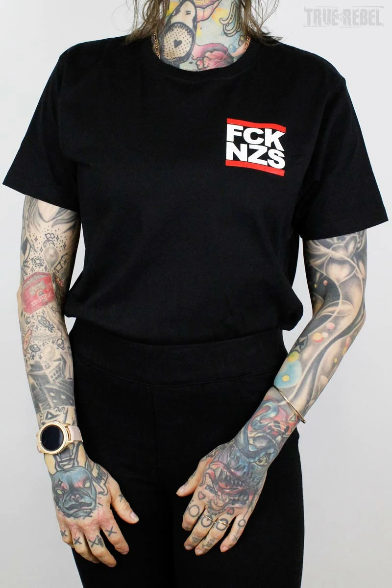 Schwarzes FCK NZS Pocket Print T-Shirt von True Rebel