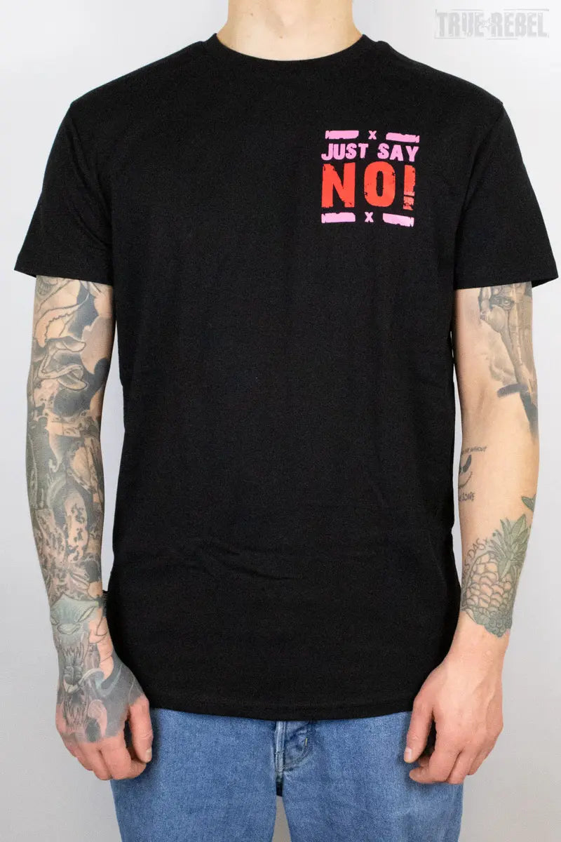 Schwarzes No Discussion T-Shirt mit kleinem Brustdruck und großem Rückendruck von True Rebel