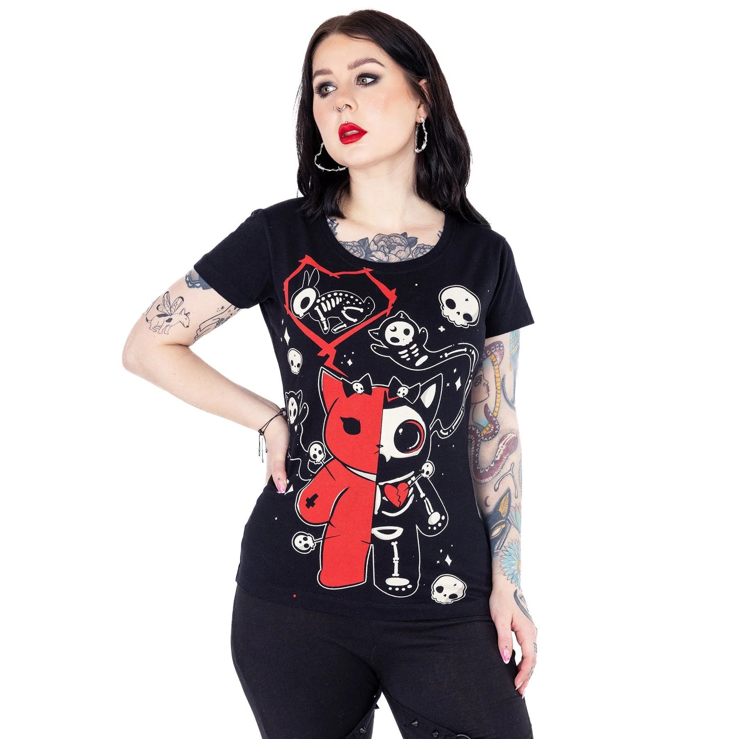 Schwarz-rotes Oberteil UNDEAD KITTY T SHIRT mit detailliertem Print von Cupcake Cult