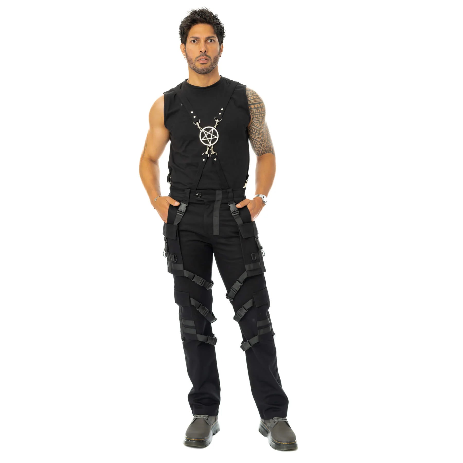 Schwarze lange Hose URBAN PANTS mit vielen Riemen und abnehmbaren Taschen von Chemical Black